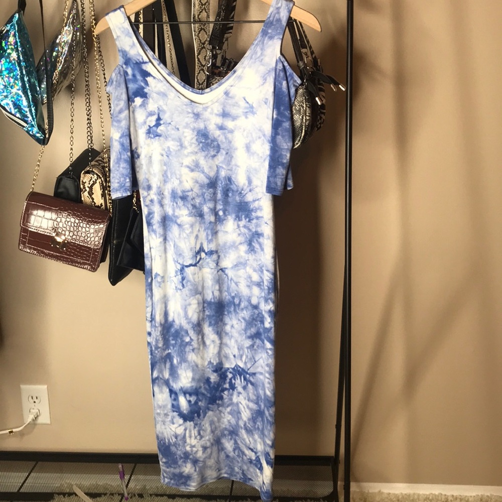 NEW! BLUE, WHITE OFF SHOULDER TYE DYE V NECK DRESS - Picture 3 of 5
